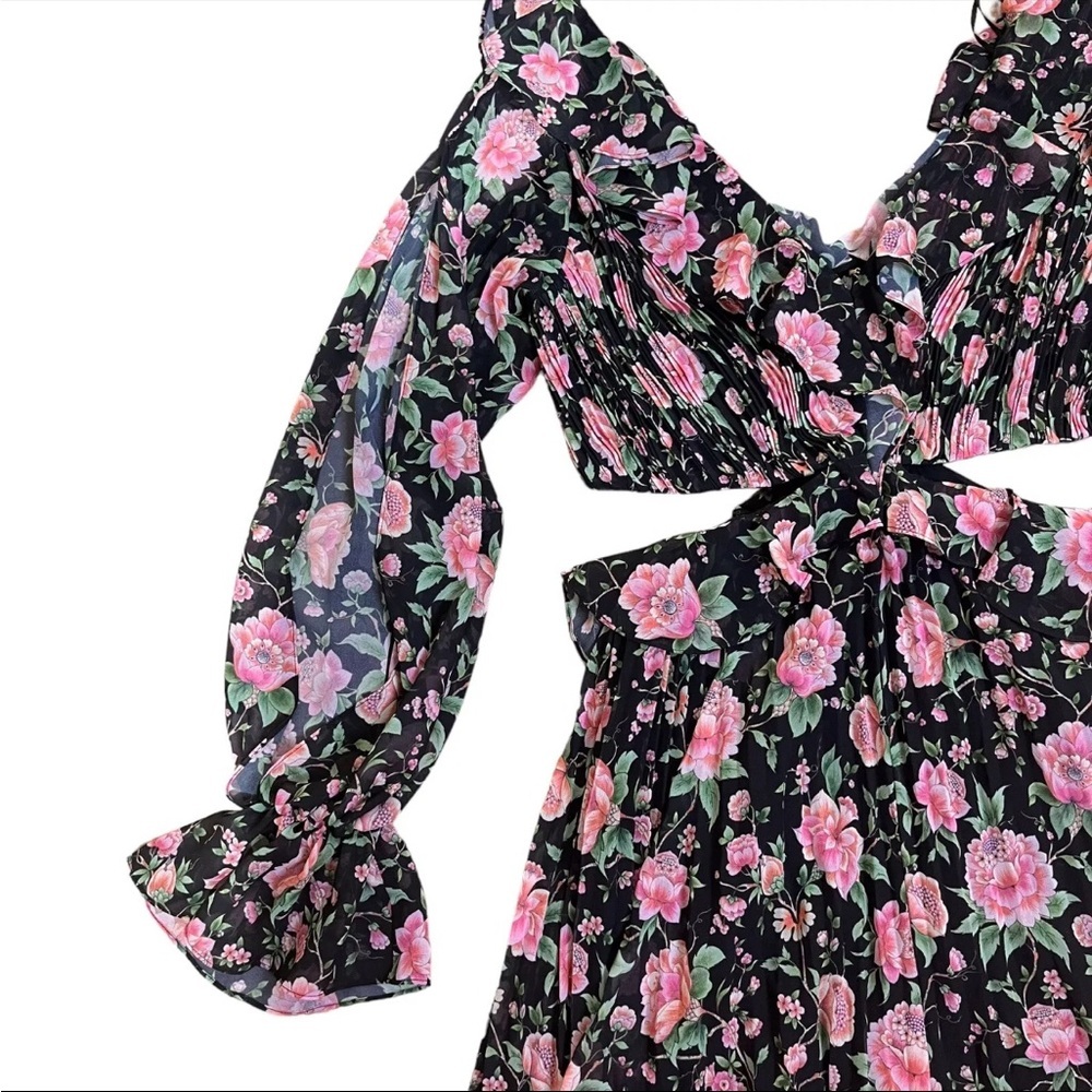 NWT AMUR X REVOLVE Sleeveless VNeck Pleat Romper Women's Size 4 Floral - Picture 3 of 11